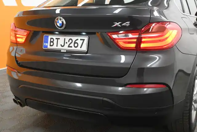 Harmaa Maastoauto, BMW X4 – BTJ-267