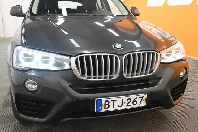 Harmaa Maastoauto, BMW X4 – BTJ-267