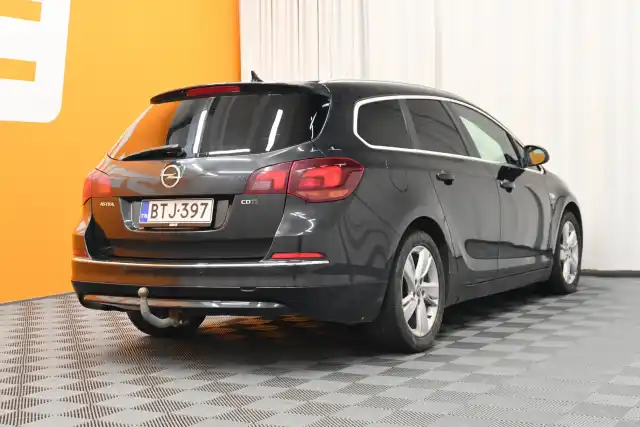 Musta Farmari, Opel Astra – BTJ-397