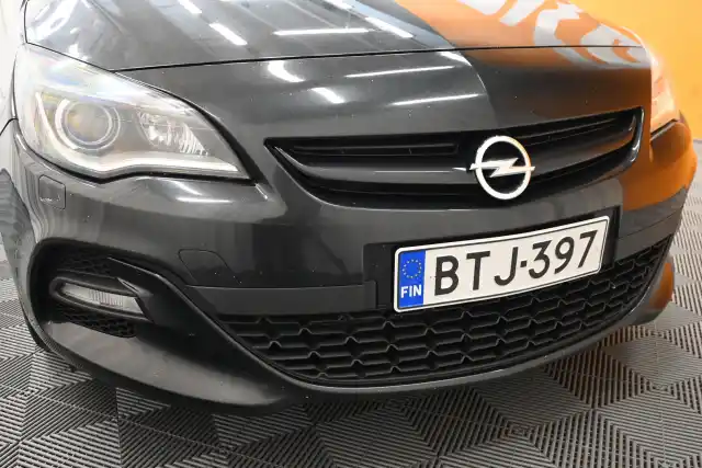 Musta Farmari, Opel Astra – BTJ-397