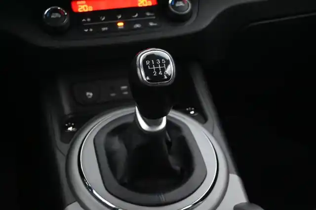 Valkoinen Maastoauto, Kia Sportage – BTM-192