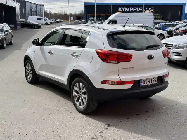 Valkoinen Maastoauto, Kia Sportage – BTM-192