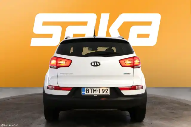 Valkoinen Maastoauto, Kia Sportage – BTM-192