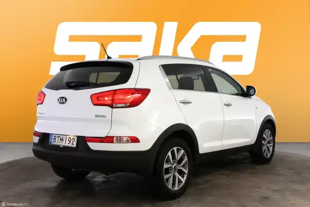 Valkoinen Maastoauto, Kia Sportage – BTM-192