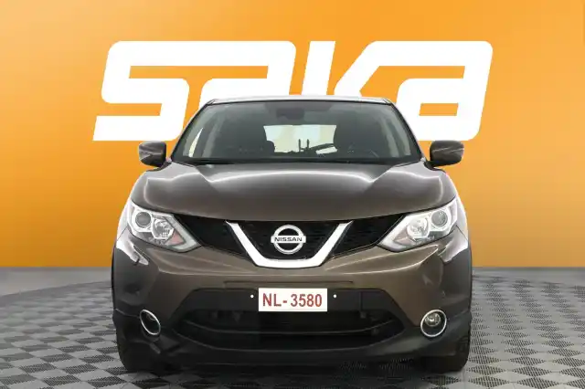 Ruskea (beige) Maastoauto, Nissan Qashqai – BTM-555