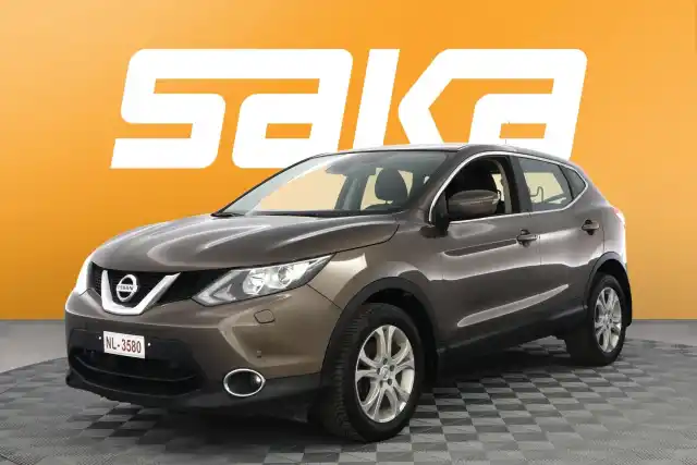 Ruskea (beige) Maastoauto, Nissan Qashqai – BTM-555