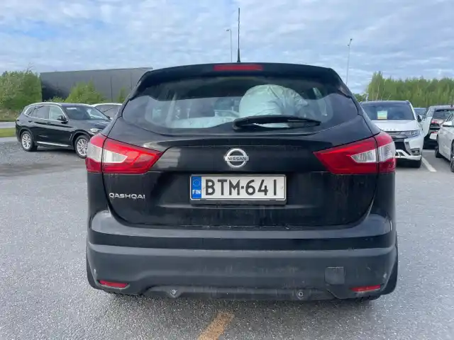 Musta Maastoauto, Nissan Qashqai – BTM-641