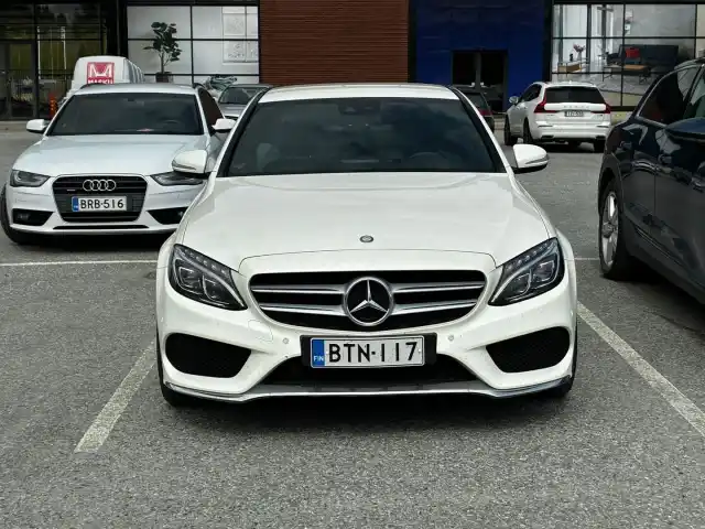 Valkoinen Sedan, Mercedes-Benz C – BTN-117