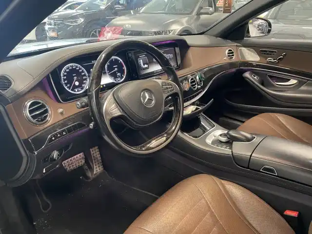 Musta Sedan, Mercedes-Benz S – BTN-120