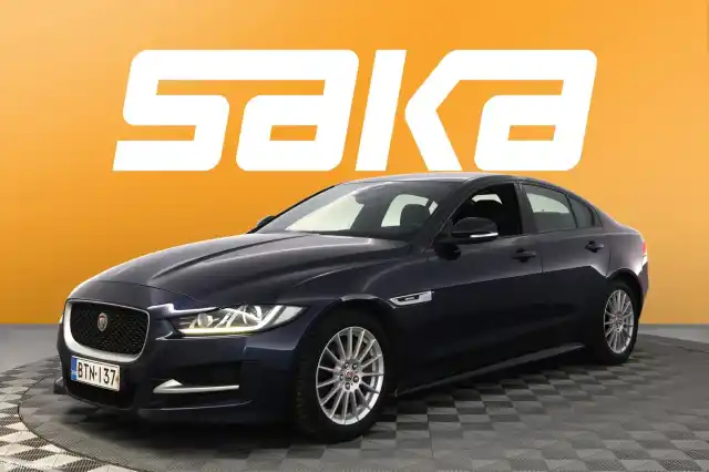 Sininen Sedan, Jaguar XE – BTN-137