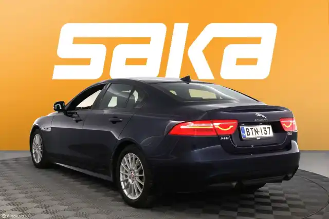 Sininen Sedan, Jaguar XE – BTN-137