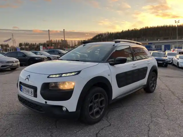 Valkoinen Viistoperä, Citroen C4 Cactus – BTO-818