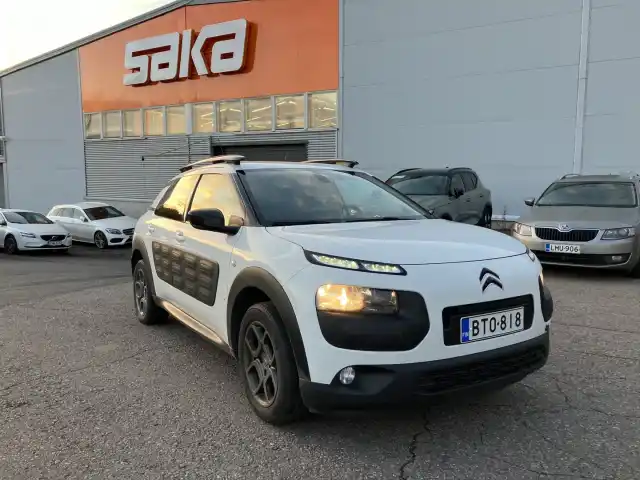 Valkoinen Viistoperä, Citroen C4 Cactus – BTO-818