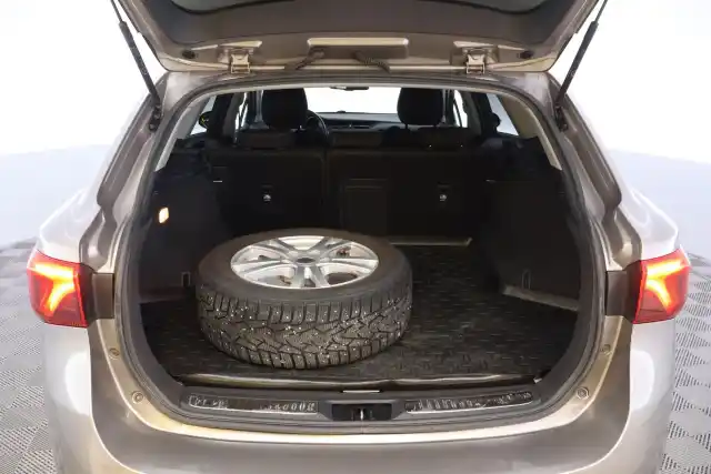 Beige Farmari, Toyota Avensis – BTP-338