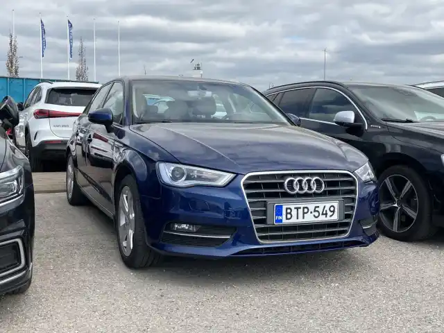Sininen Viistoperä, Audi A3 – BTP-549