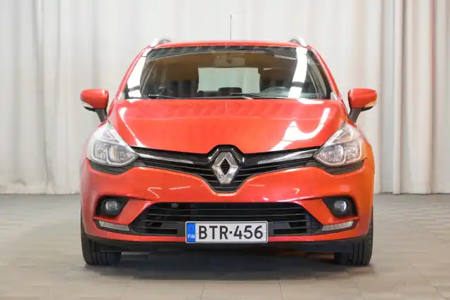 Punainen Farmari, Renault Clio – BTR-456