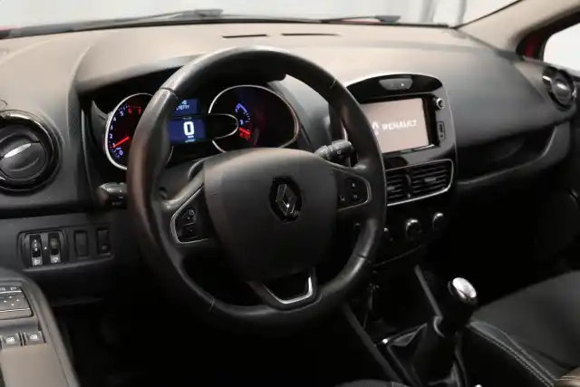 Punainen Farmari, Renault Clio – BTR-456