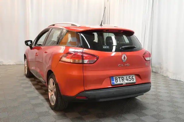 Punainen Farmari, Renault Clio – BTR-456