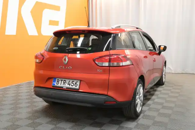 Punainen Farmari, Renault Clio – BTR-456
