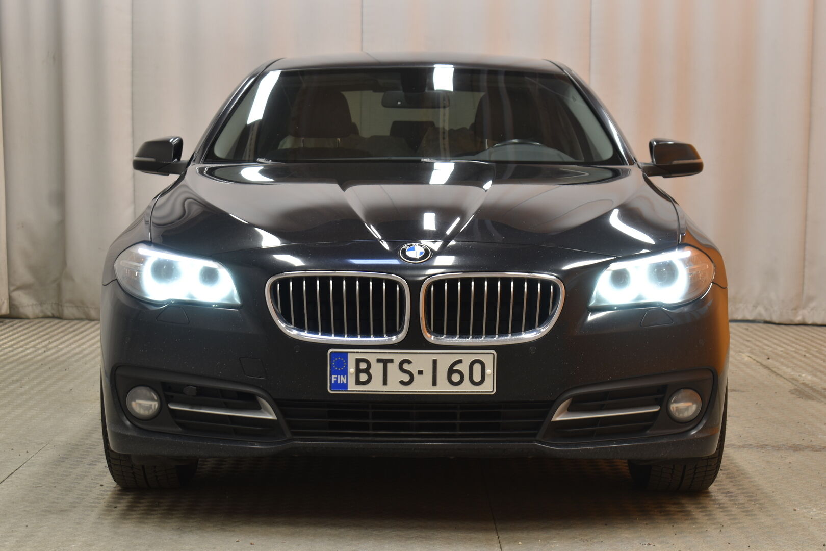 Musta Sedan, BMW 520 – BTS-160