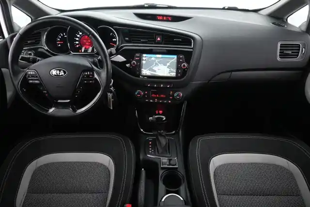 Valkoinen Viistoperä, Kia cee'd – BTS-379