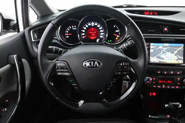 Valkoinen Viistoperä, Kia cee'd – BTS-379