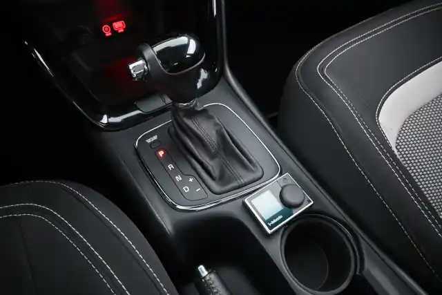 Valkoinen Viistoperä, Kia cee'd – BTS-379