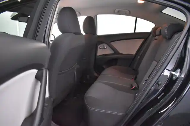 Musta Sedan, Toyota Avensis – BTS-421