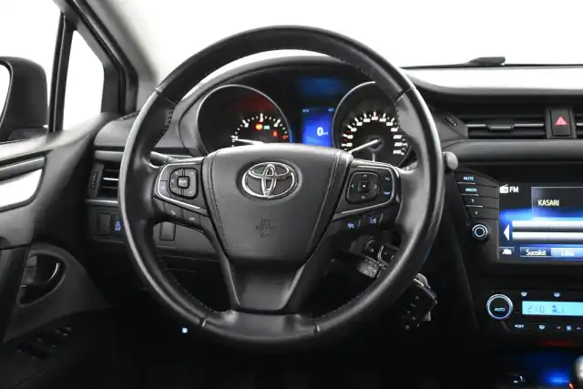 Musta Sedan, Toyota Avensis – BTS-421