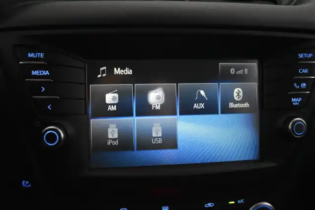 Musta Sedan, Toyota Avensis – BTS-421