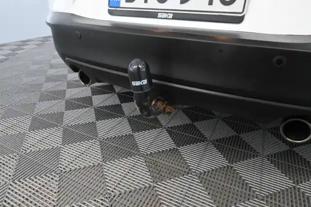 Valkoinen Maastoauto, Mazda CX-3 – BTS-946