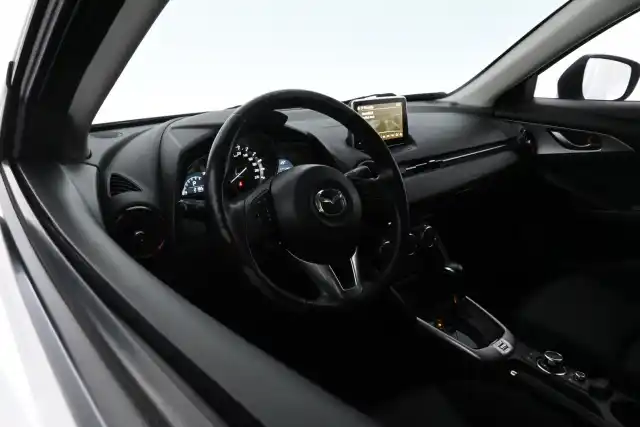 Valkoinen Maastoauto, Mazda CX-3 – BTS-946