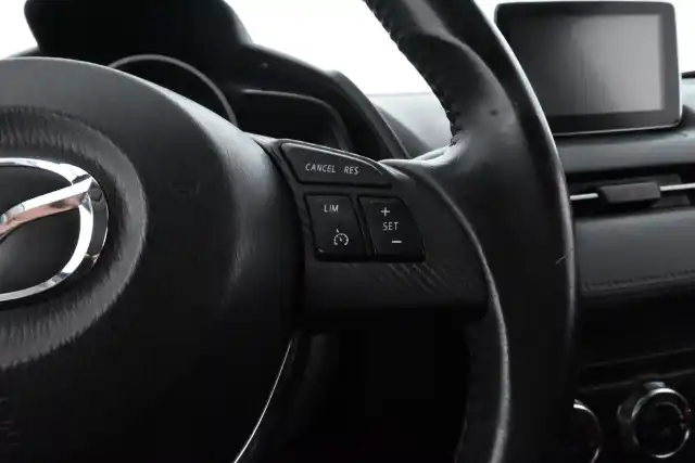 Valkoinen Maastoauto, Mazda CX-3 – BTS-946