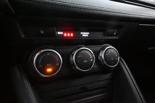 Valkoinen Maastoauto, Mazda CX-3 – BTS-946