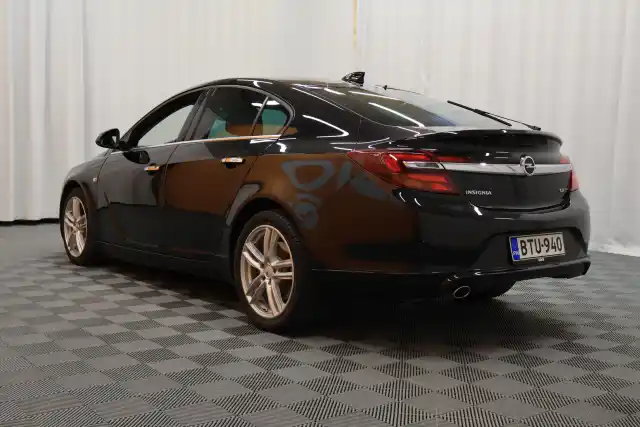 Musta Viistoperä, Opel Insignia – BTU-940