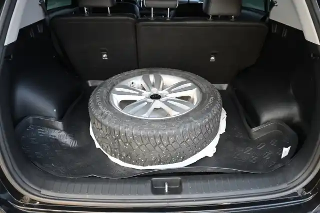 Musta Maastoauto, Kia Sportage – BTV-309