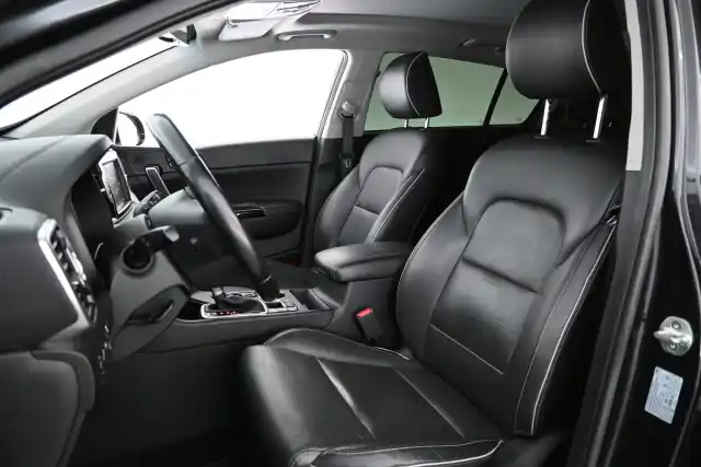 Musta Maastoauto, Kia Sportage – BTV-309