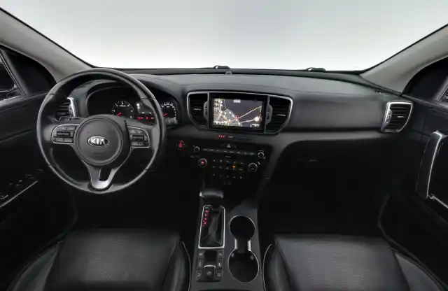 Musta Maastoauto, Kia Sportage – BTV-309