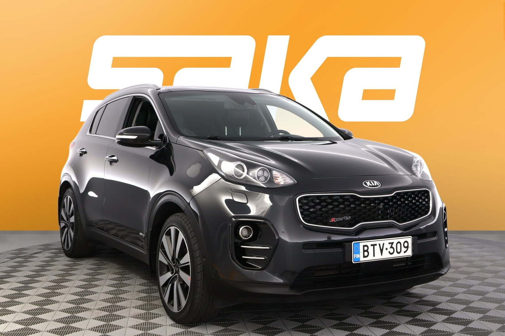 Musta Maastoauto, Kia Sportage – BTV-309