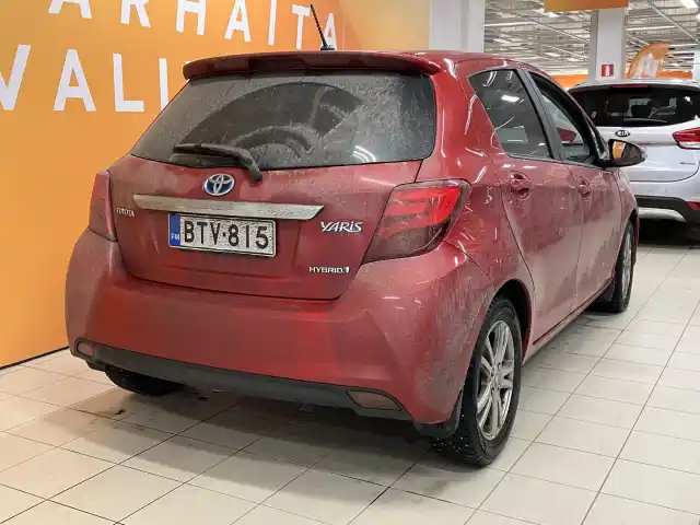 Punainen Viistoperä, Toyota Yaris – BTV-815