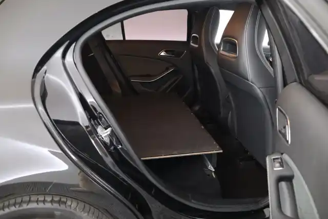 Musta Viistoperä, Mercedes-Benz A – BTV-883