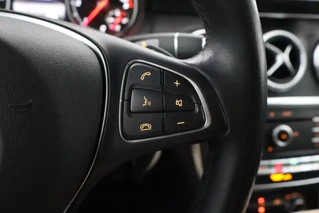 Musta Viistoperä, Mercedes-Benz A – BTV-883