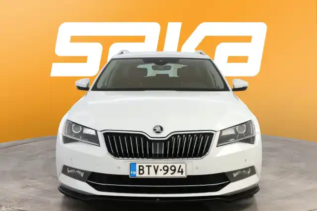 Valkoinen Farmari, Skoda Superb – BTV-994