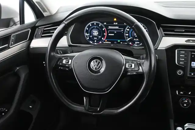 Harmaa Farmari, Volkswagen Passat – BTX-729