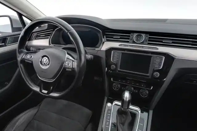 Harmaa Farmari, Volkswagen Passat – BTX-729