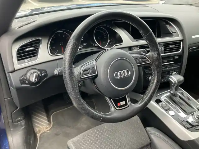 Sininen Viistoperä, Audi A5 – BTX-947