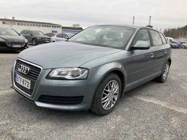 Harmaa Monikäyttö, Audi A3 – BTY-872