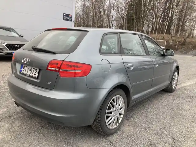 Harmaa Monikäyttö, Audi A3 – BTY-872