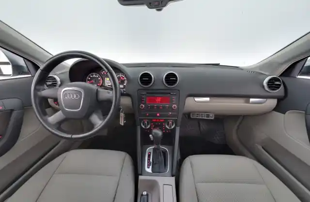 Harmaa Viistoperä, Audi A3 – BTY-872