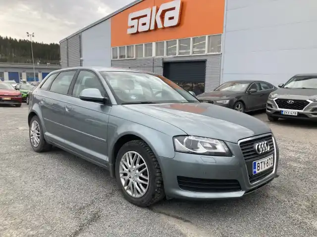 Harmaa Monikäyttö, Audi A3 – BTY-872